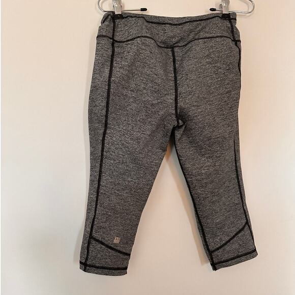Victoria's Secret VSX Size Medium Gray Knockout Crop Leggings Activewear Yoga - Picture 4 of 13